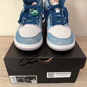 NEW with Box Nike Jordan Mid Sneakers